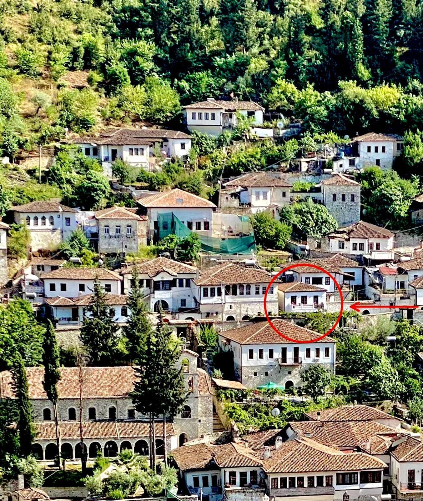 Oda E Skulptorit-Unesco Quarter Berat Zewnętrze zdjęcie