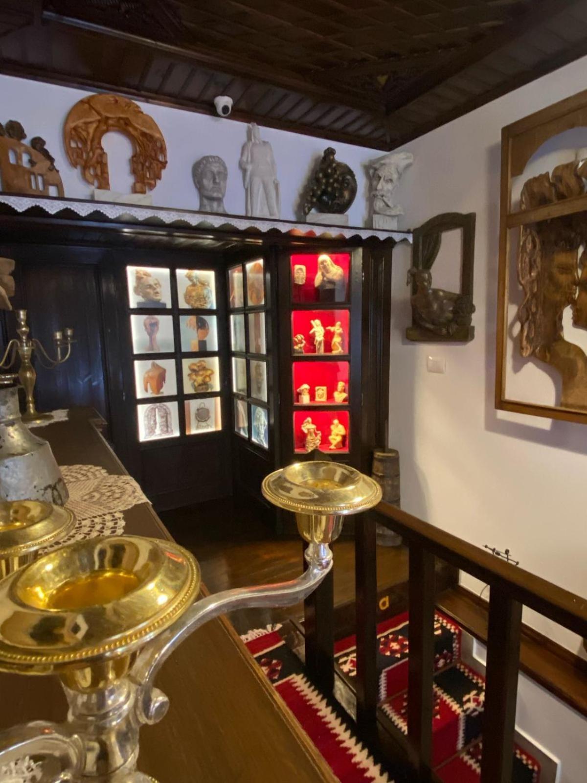 Oda E Skulptorit-Unesco Quarter Berat Zewnętrze zdjęcie