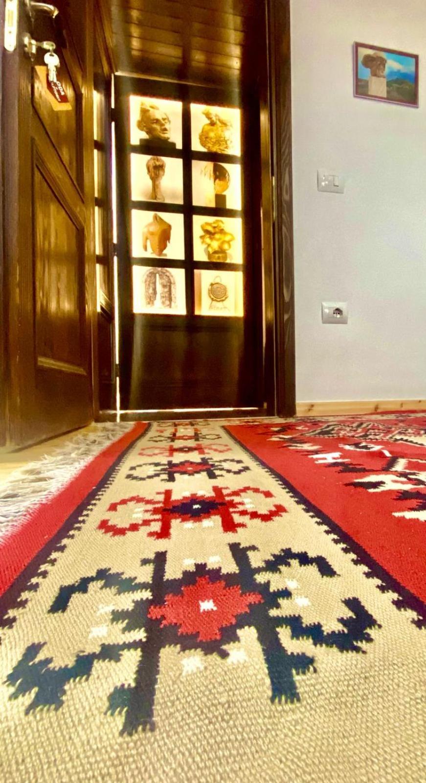 Oda E Skulptorit-Unesco Quarter Berat Zewnętrze zdjęcie