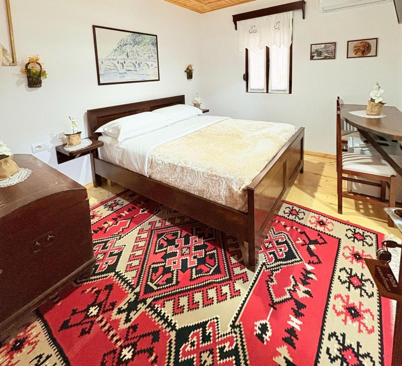 Oda E Skulptorit-Unesco Quarter Berat Zewnętrze zdjęcie